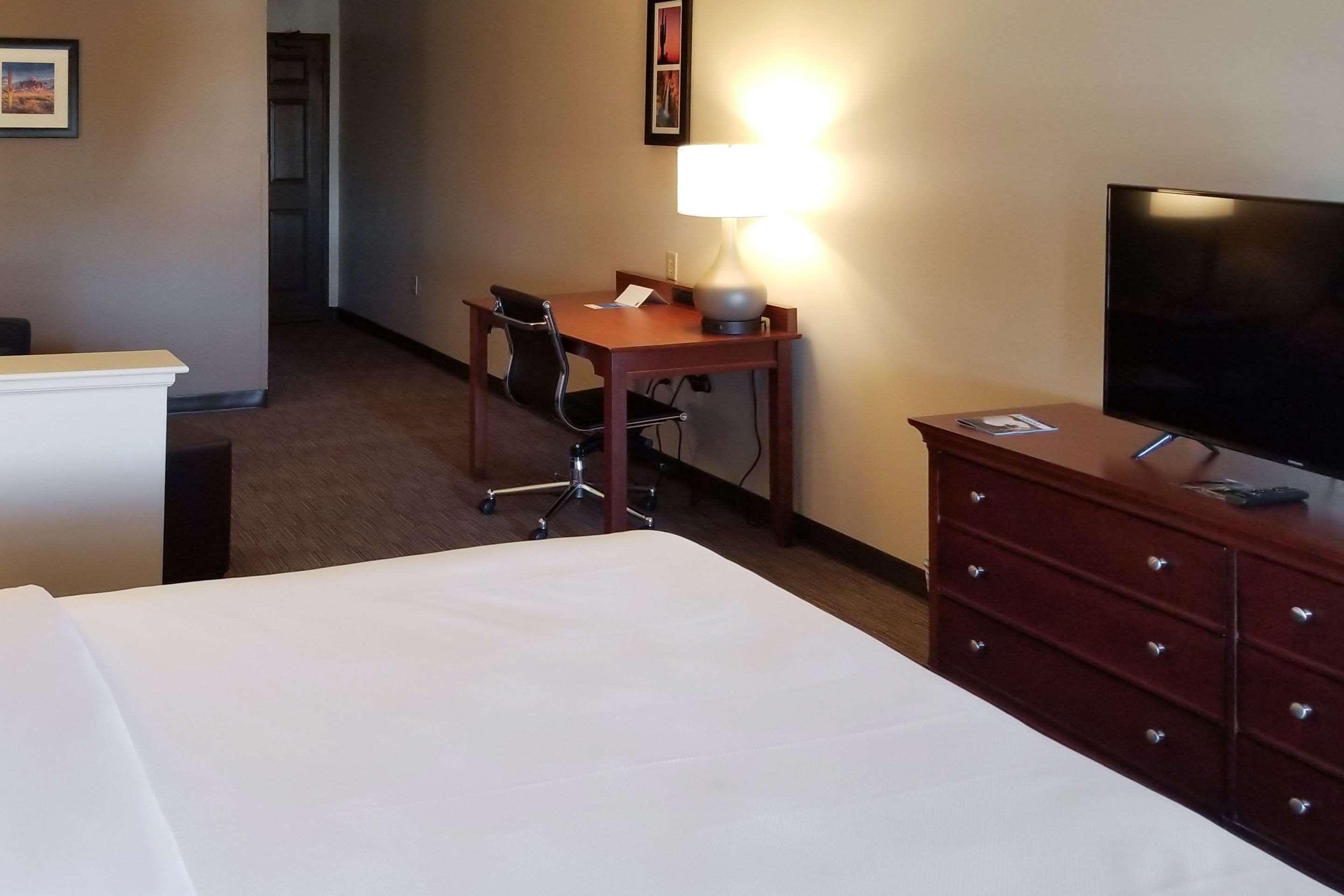 Comfort Inn & Suites Tempe Phoenix Sky Harbor Airport Exterior foto