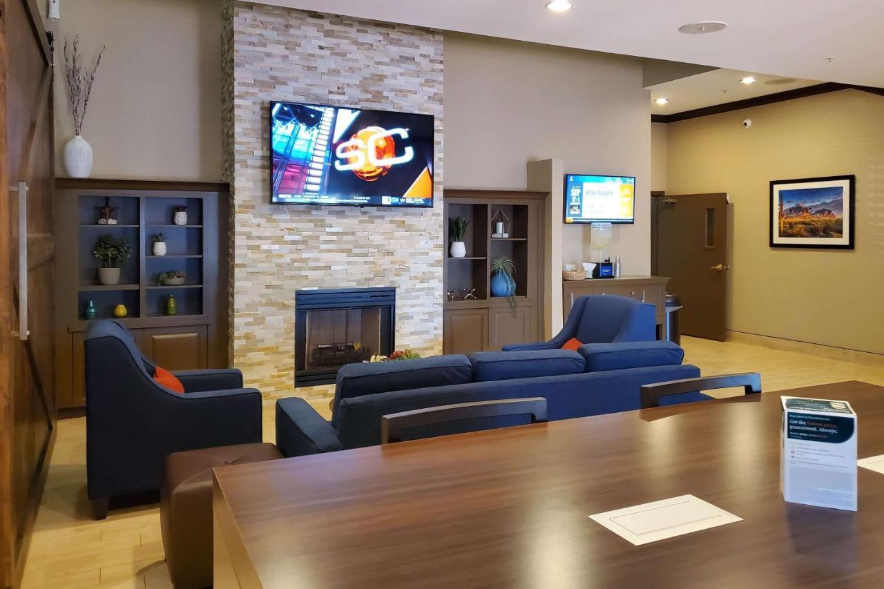 Comfort Inn & Suites Tempe Phoenix Sky Harbor Airport Exterior foto