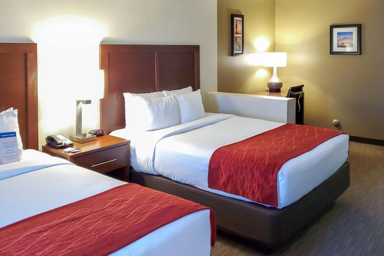 Comfort Inn & Suites Tempe Phoenix Sky Harbor Airport Exterior foto