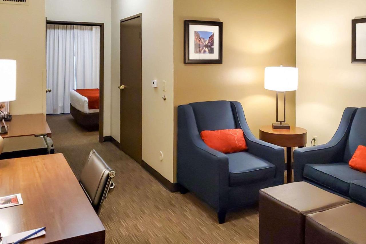 Comfort Inn & Suites Tempe Phoenix Sky Harbor Airport Exterior foto